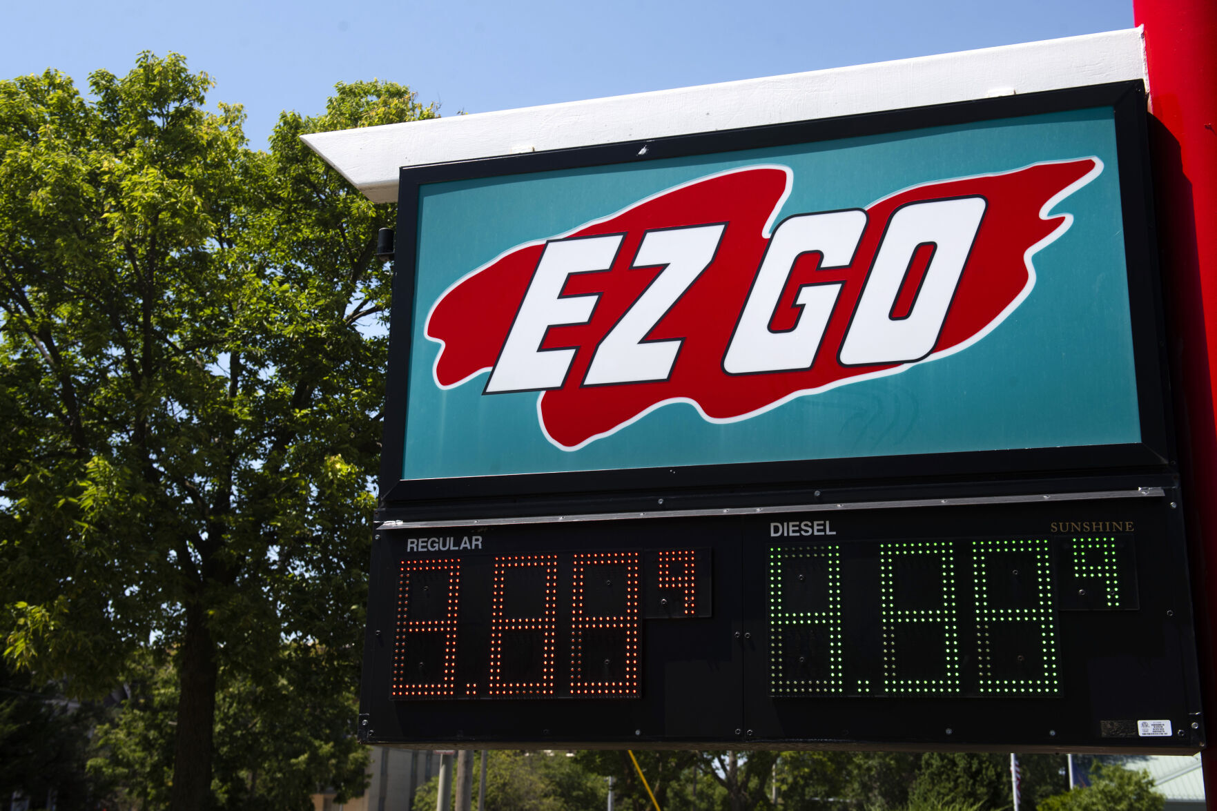 Gas Pump, 8.4